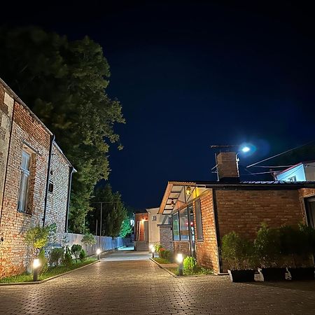 Hotel Ticiani 15 쿠타이시 외부 사진