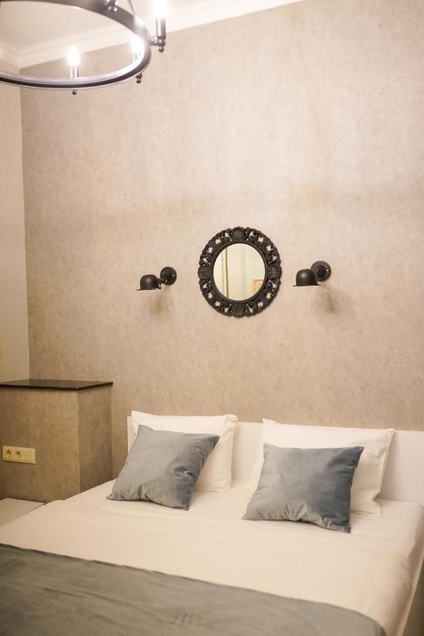 Hotel Ticiani 15 쿠타이시 외부 사진