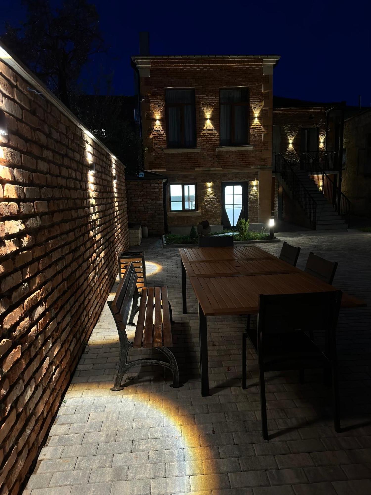 Hotel Ticiani 15 쿠타이시 외부 사진